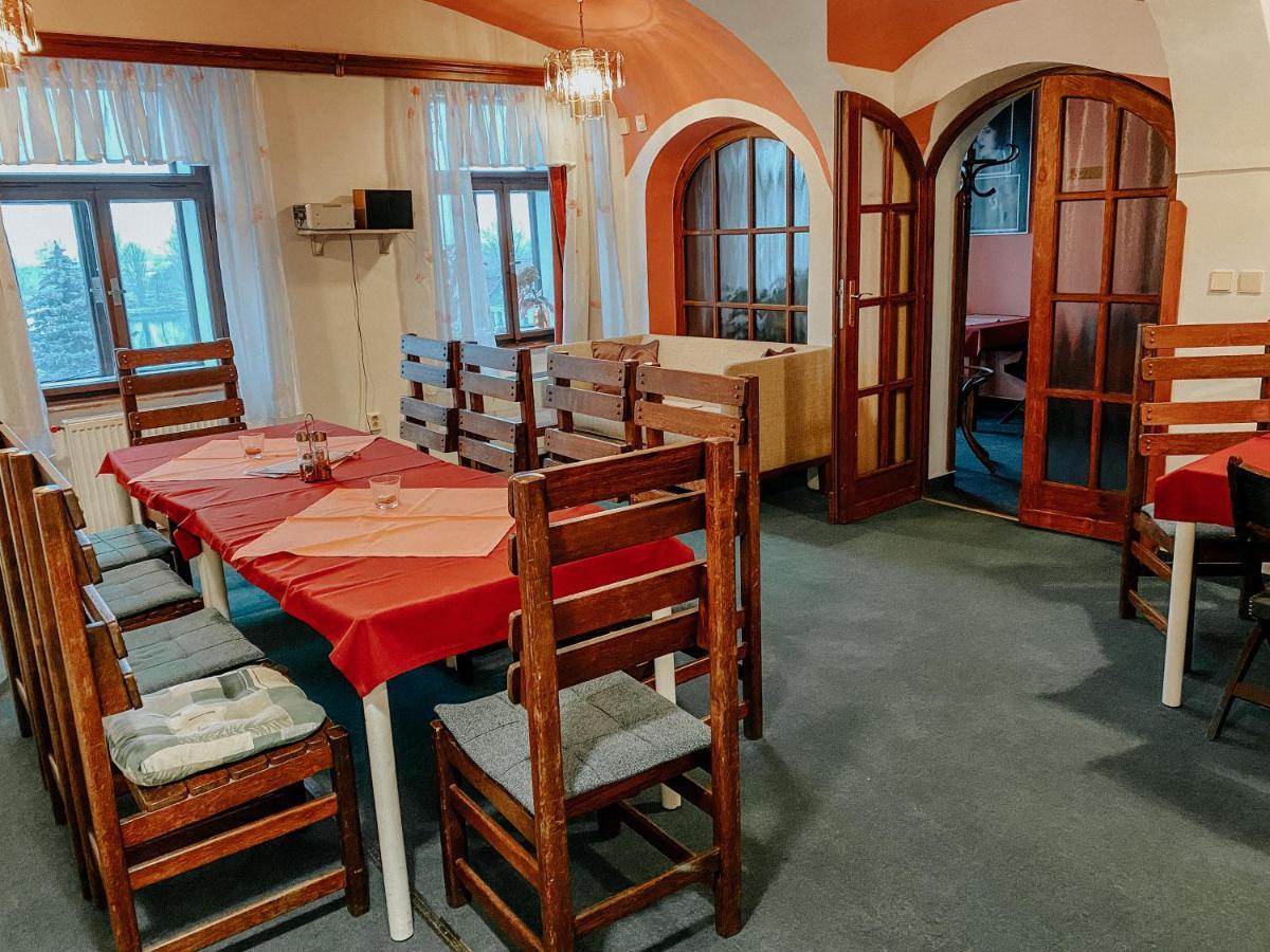 Vinarna Vikarka Otel Litoměřice Dış mekan fotoğraf