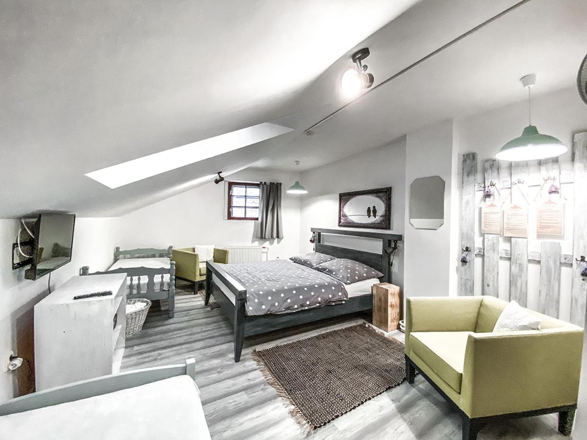 Vinarna Vikarka Otel Litoměřice Dış mekan fotoğraf