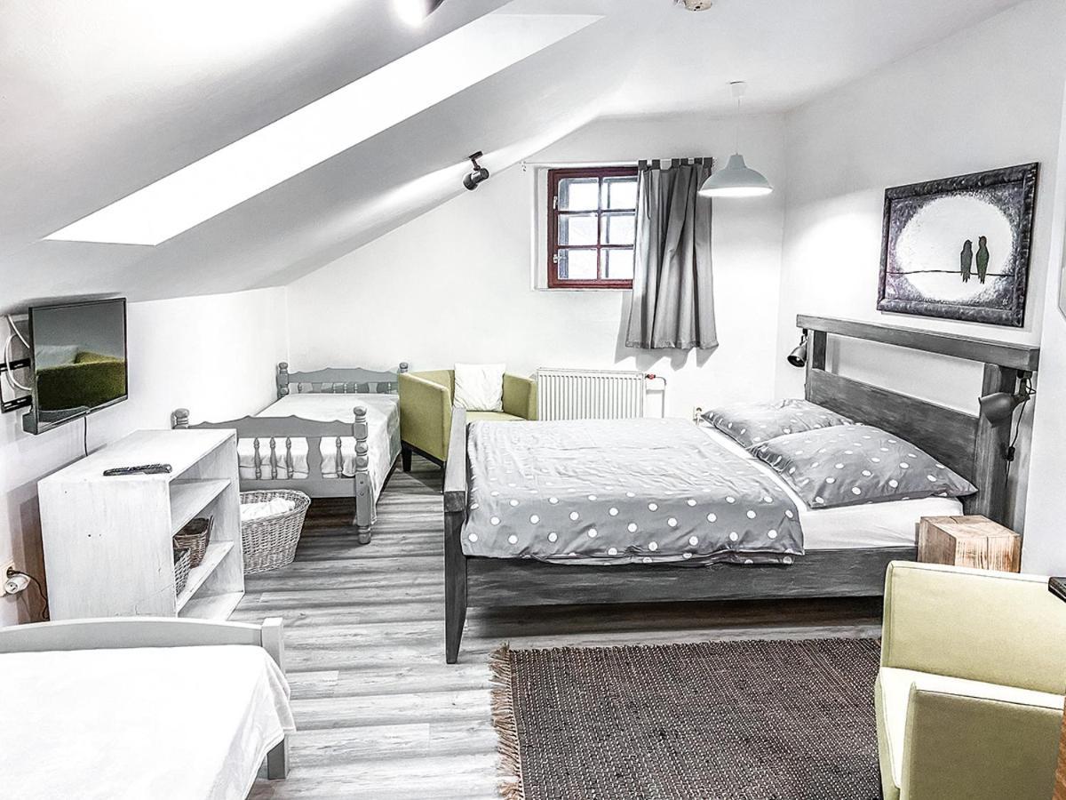 Vinarna Vikarka Otel Litoměřice Dış mekan fotoğraf